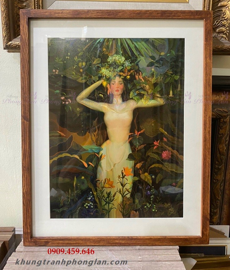 khung tranh gần đây được thay kính vỡ